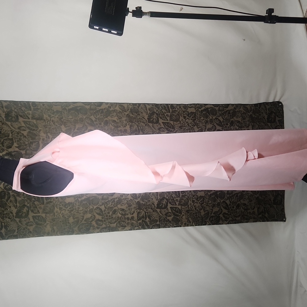 GOWN - Picture 6 of 9
